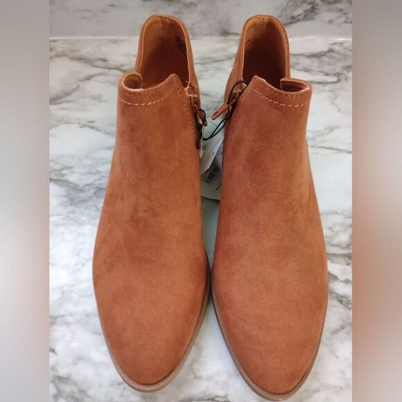 NWT Time and Tru Faux Suede Cognac Ankle Boots Size 10 - Picture 2 of 12